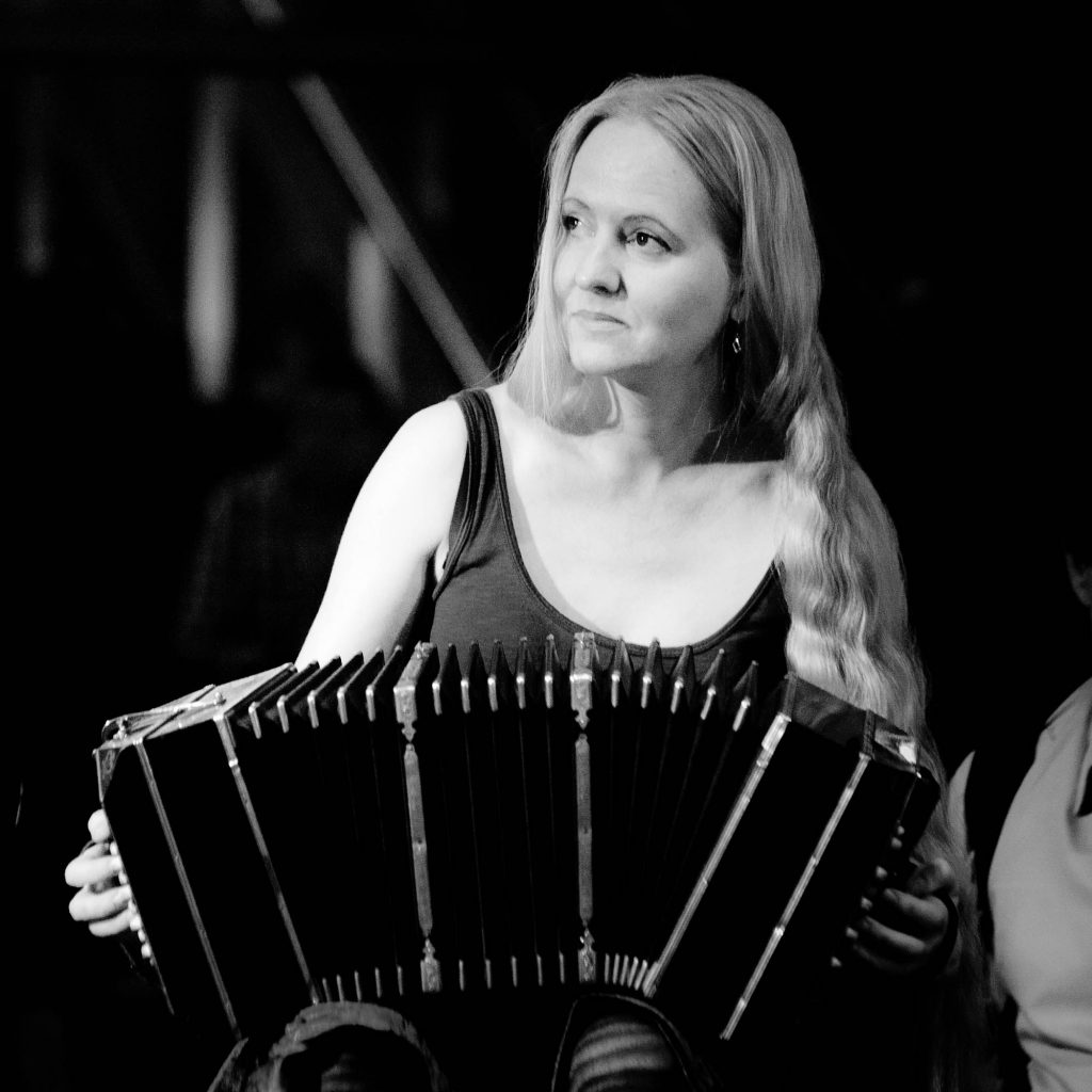 Judith Brandenburg mit ihrem Bandoneon